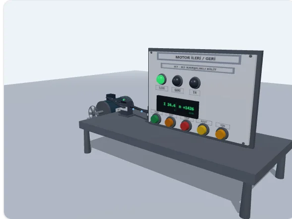 Motor İleri/Geri Simülatörü — K1 ve K2 kontaktörleri, 3D motor ve kontrol panosu